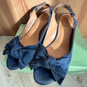 Clarks Denim Bow wedge peep-toe sandals US 6M EU 37M